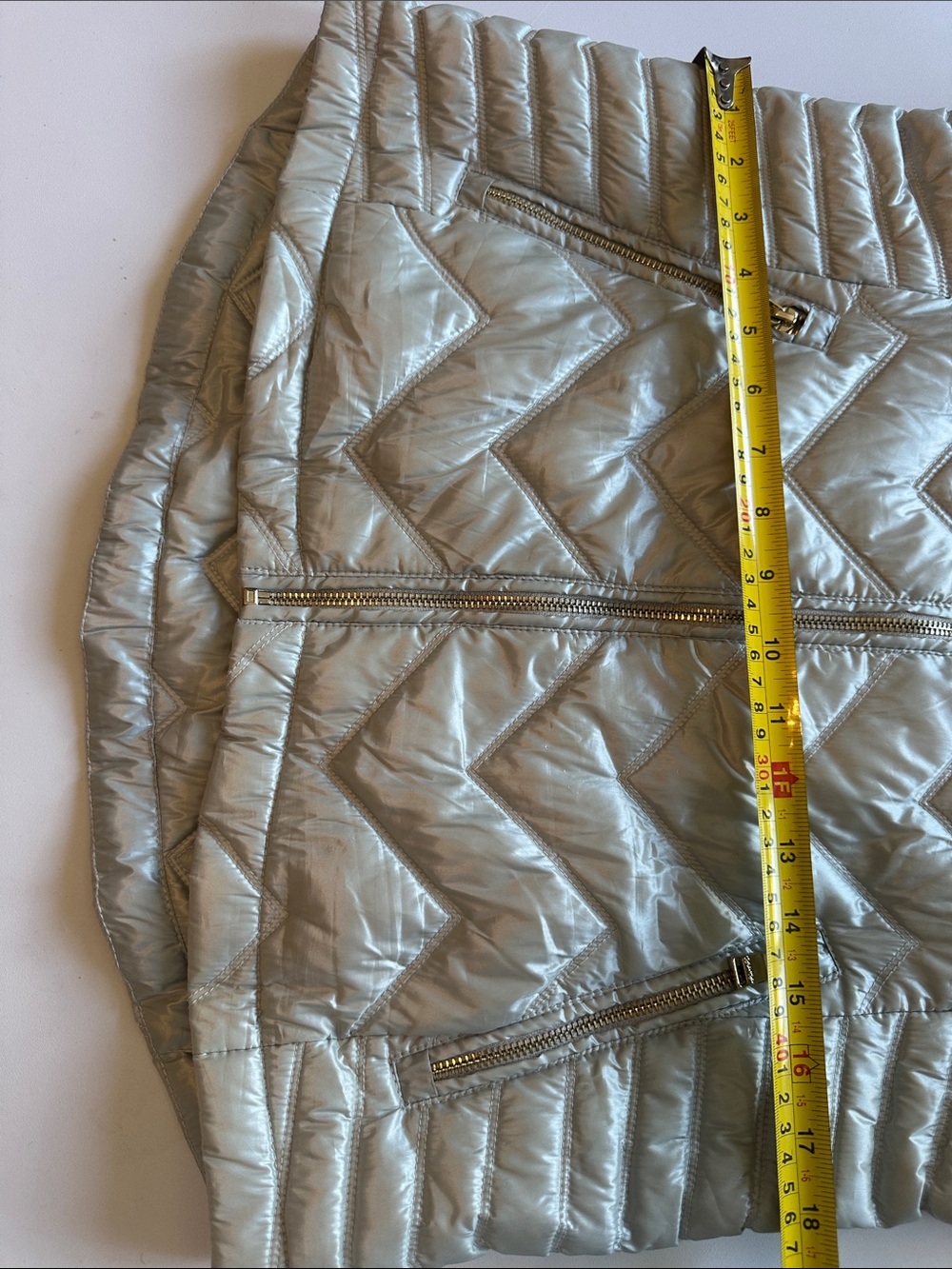 Calvin Klein Duck down Metallic Silver Puffer Vest - Picture 10 of 12
